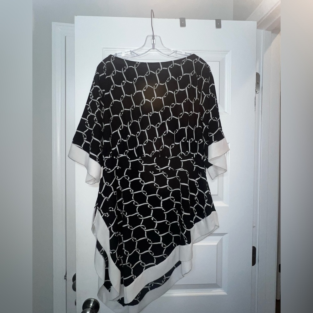 New York & Company Geometric Link Print Asymmetrical Tunic Top